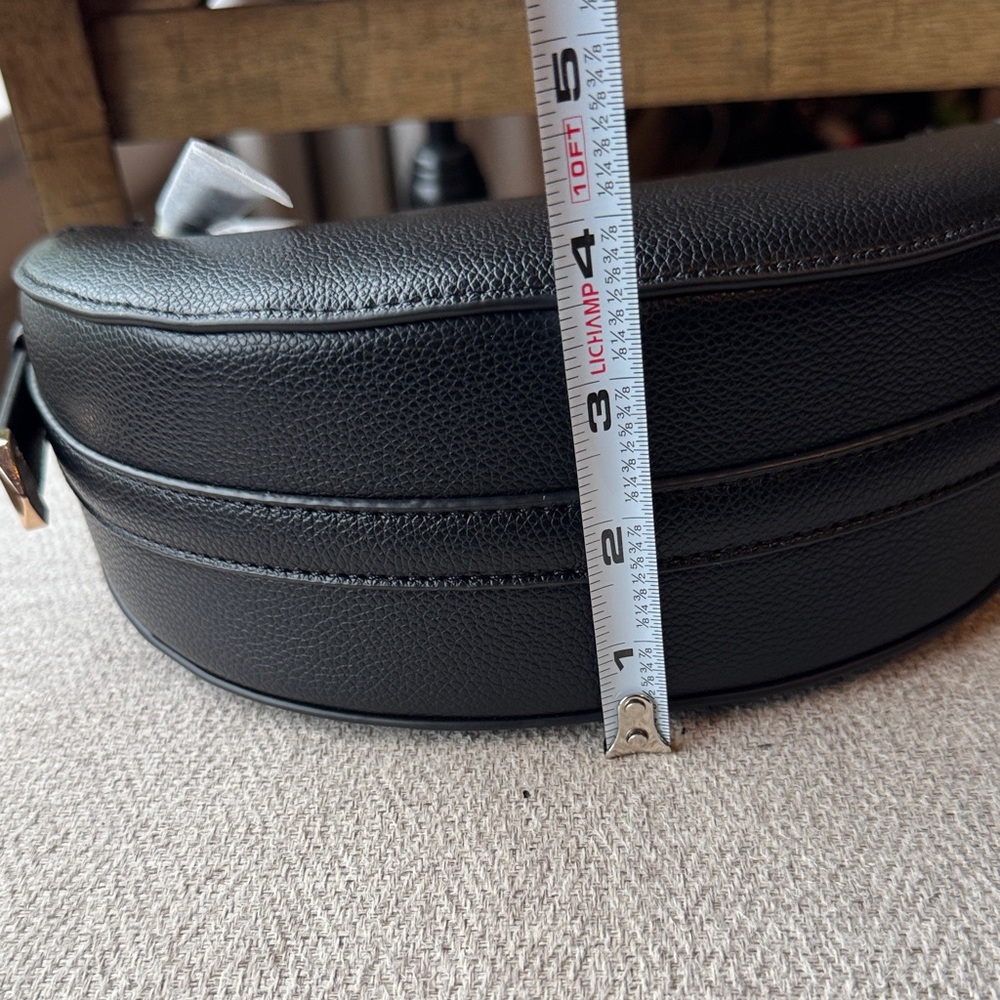 Crescent Crossbody Bag - Picture 5 of 7